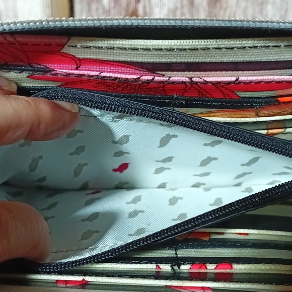 2 items! Sakroots crossbody & wallet vibrant floral pattern pops - Picture 6 of 16